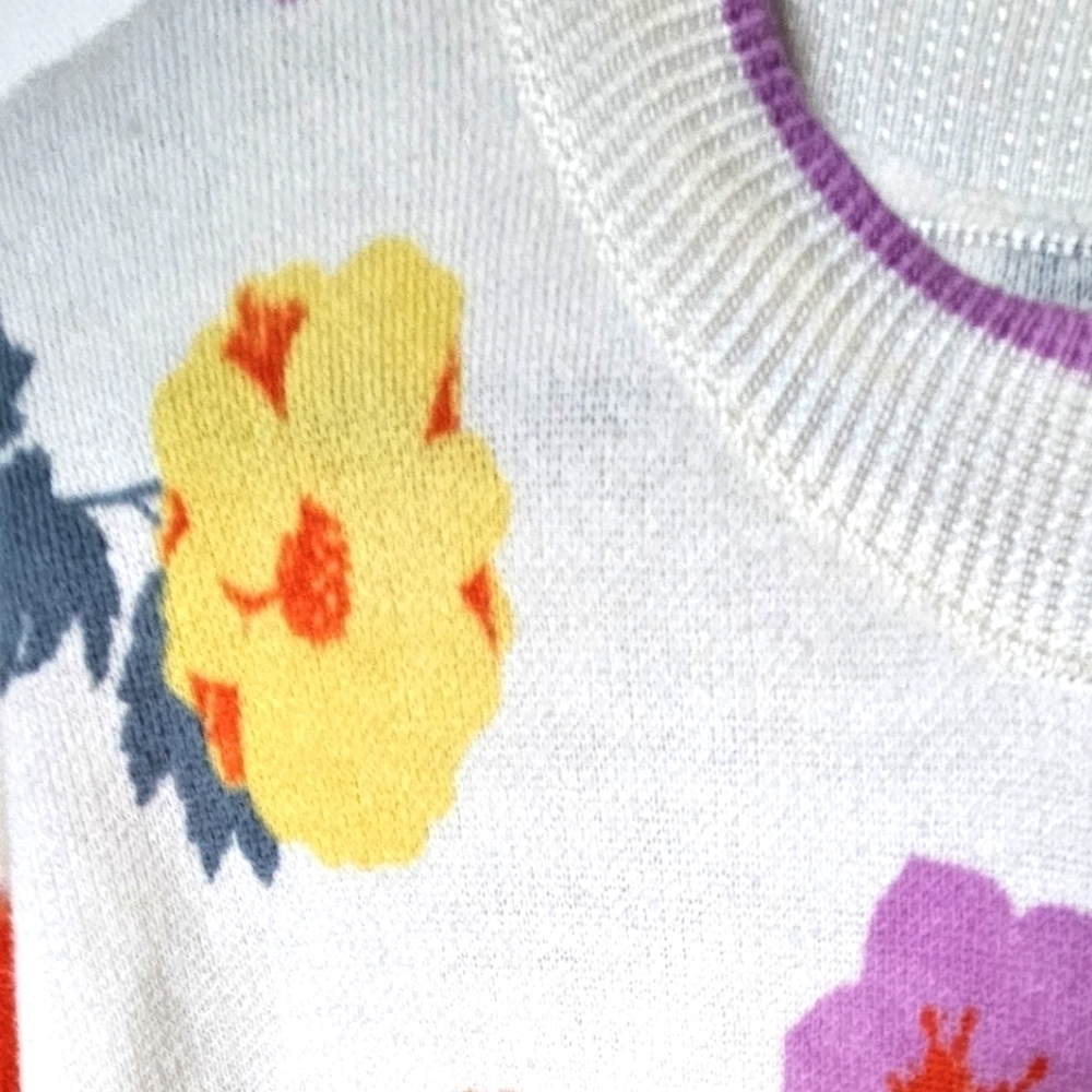 NEW! LOFT Short Sleeve Floral Cotton Knit Sweatee Top Blouse Medium. - Picture 6 of 8